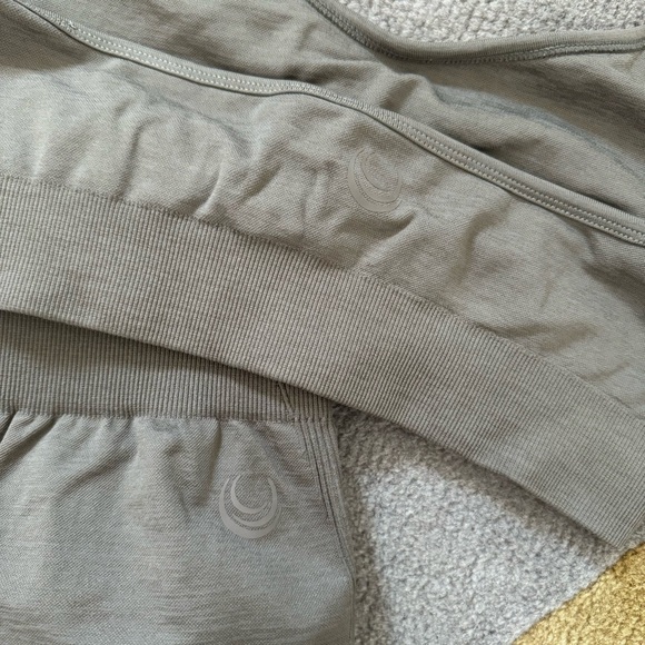 Lazuli Label Halter Top - Small - Picture 4 of 7